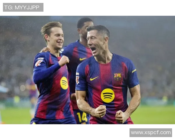 巴萨足球明星12号的传奇故事与辉煌成就揭秘